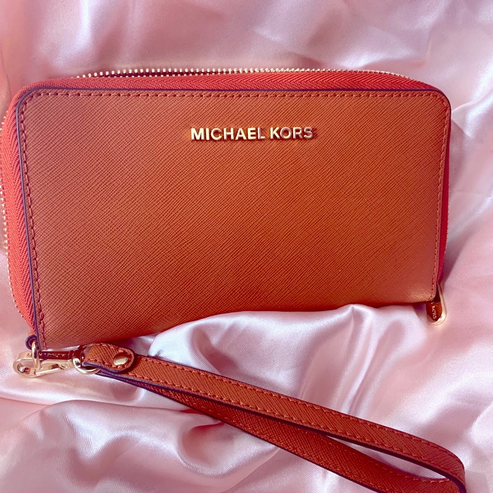 Michael Kors Large Leather Smartphone Wristlet